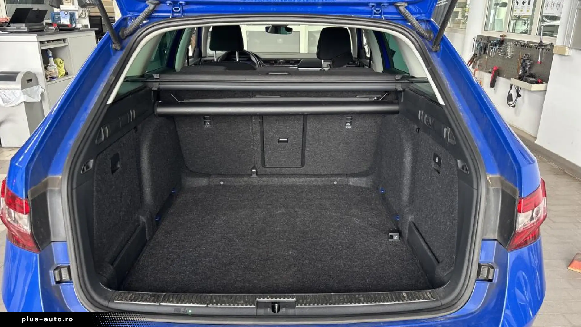 SKODA SUPERB Combi Ambition