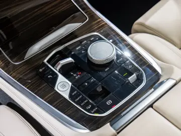 BMW X7 40D xDrive 6 Locuri