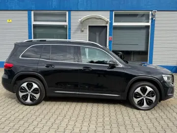 MERCEDES-BENZ GLB 200d Progressive LED PANO TLEDER NAV RCAM