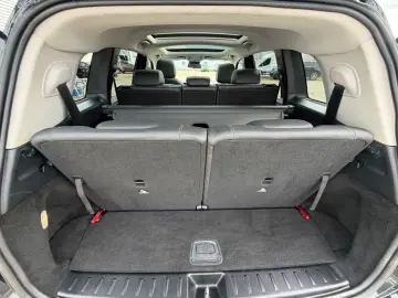 MERCEDES-BENZ GLB 200d Progressive LED PANO TLEDER NAV RCAM