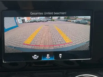 MERCEDES-BENZ GLB 200d Progressive LED PANO TLEDER NAV RCAM