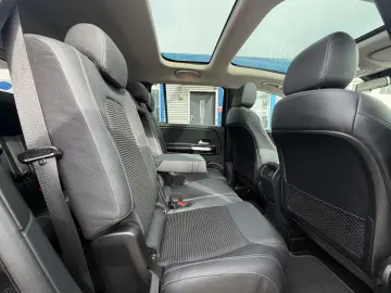 MERCEDES-BENZ GLB 200d Progressive LED PANO TLEDER NAV RCAM