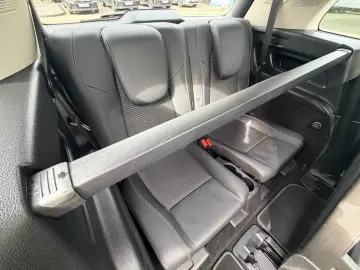 MERCEDES-BENZ GLB 200d Progressive LED PANO TLEDER NAV RCAM