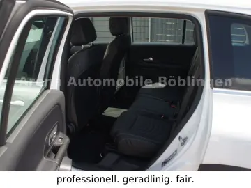 MERCEDES-BENZ GLB 200 d Automatik ALU SPUR TEILLEDER…