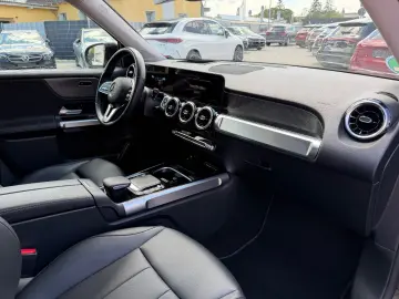 MERCEDES-BENZ GLB 200d MBUX Navi Rcam Distr 7.Sitz 8…
