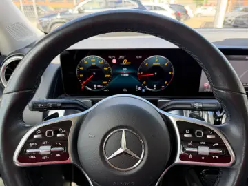 MERCEDES-BENZ GLB 200d MBUX Navi Rcam Distr 7.Sitz 8…