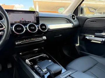 MERCEDES-BENZ GLB 200d MBUX Navi Rcam Distr 7.Sitz 8…