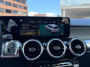 MERCEDES-BENZ GLB 200d MBUX Navi Rcam Distr 7.Sitz 8…