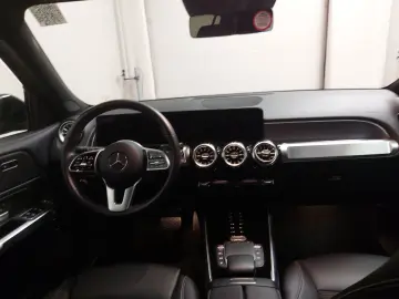MERCEDES-BENZ MB GLB 200 d 4M Progressive 7-Sitze Navi LED