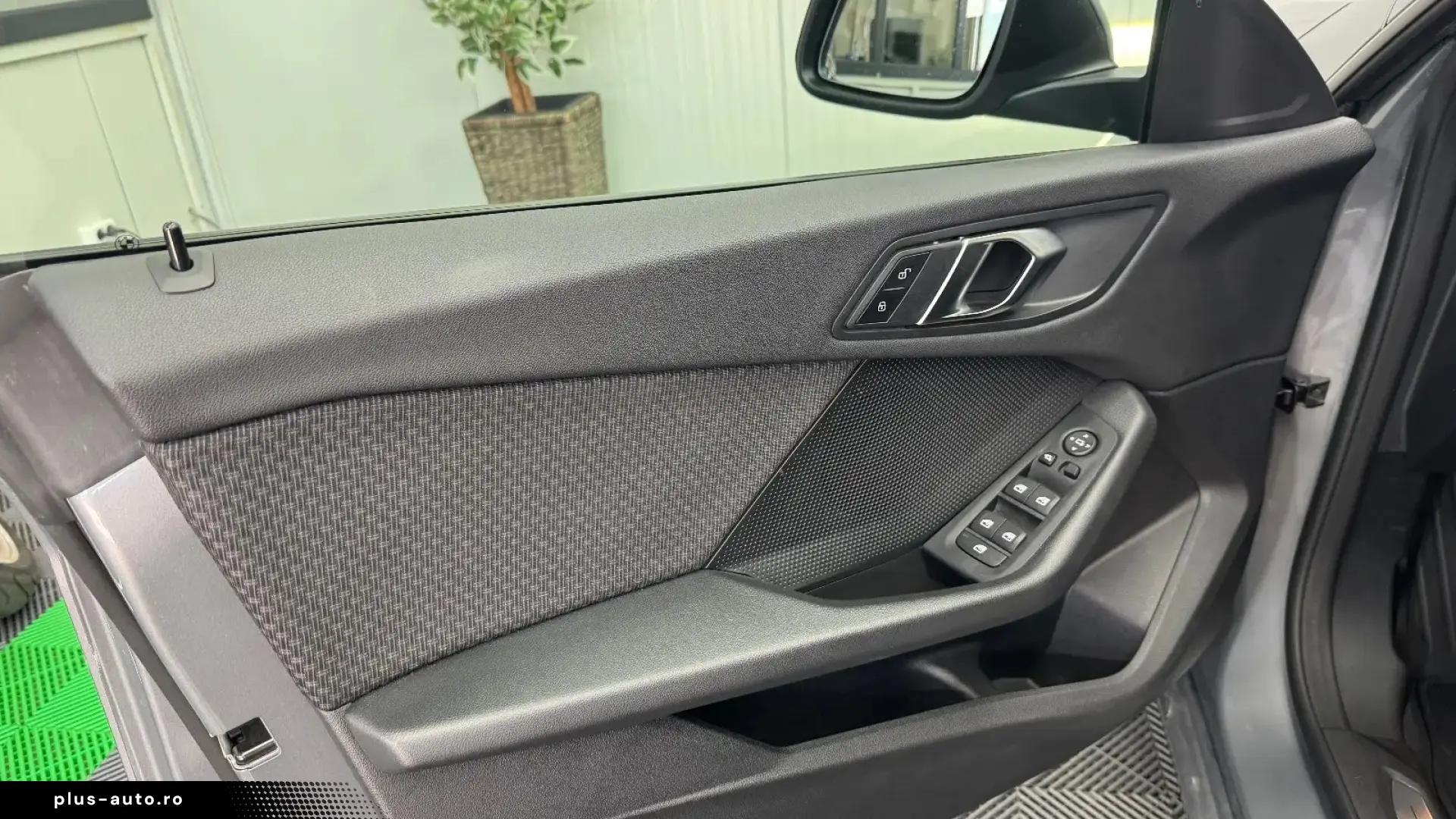 BMW Seria 2  218d Advantage