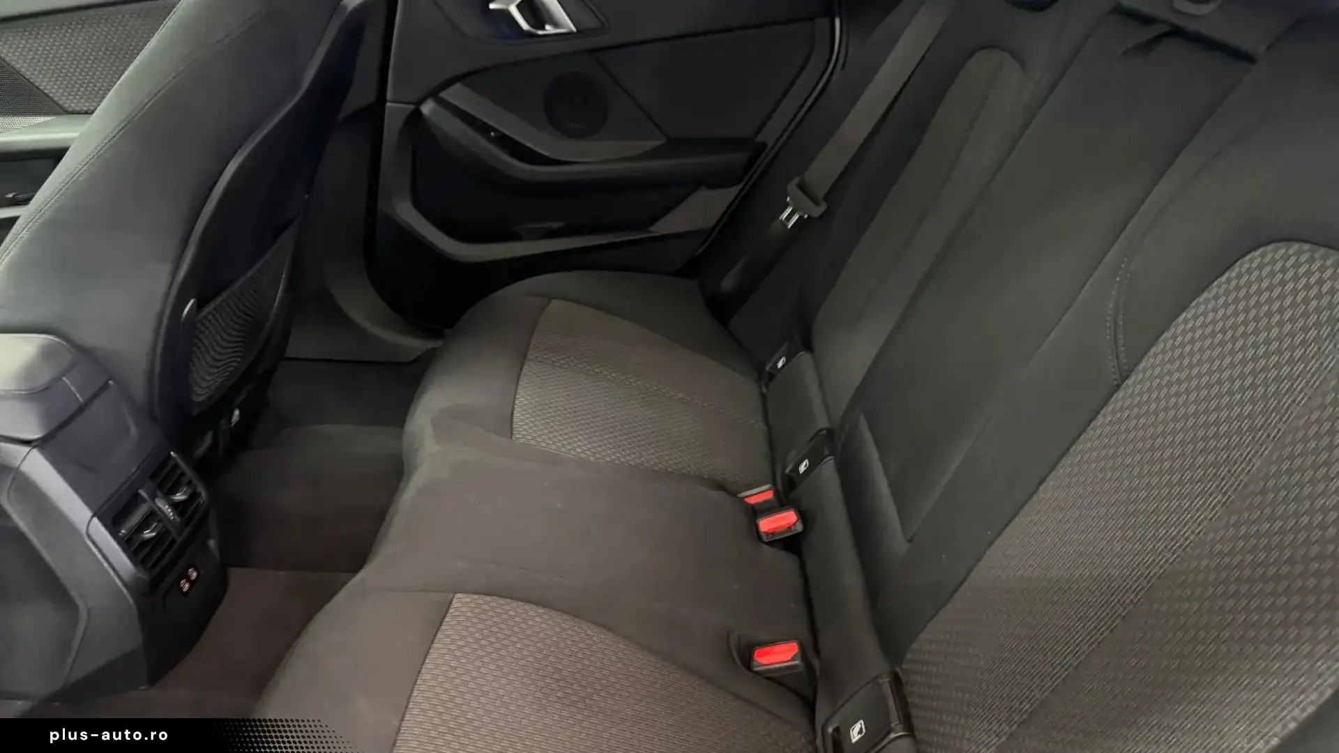 BMW Seria 2  218d Advantage