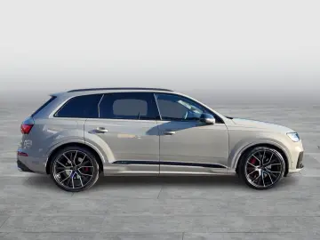 Audi SQ7 TFSI quattro Competition Plus 7SITZ STANDHEI