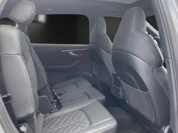 Audi SQ7 competition plus 7Sitz Pano Matrix ACC 22