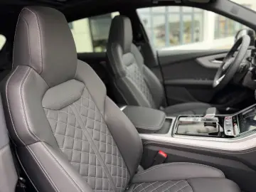 Audi SQ8 TFSI  AHK STANDHEIZUNG B&O SOFT CLOSE PANO