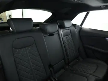Audi SQ8 TFSI Facelift Leder Matrix Pano BangO ACC 23