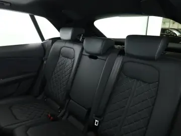 Audi SQ8 TFSI Facelift Leder Matrix Pano BangO ACC 23