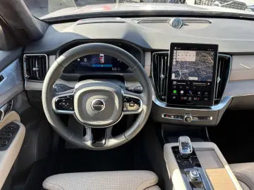 Volvo T8 Twin Engine AWD Ultra Dark