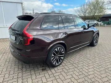 Volvo XC90 T8 Plus Dark Recharge Plug-In Hybrid AWD