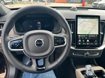Volvo XC90 T8 Plus Dark Recharge Plug-In Hybrid AWD