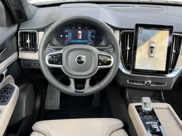 Volvo T8 Twin Engine Ultra Dark  AHK  Pano uvm.