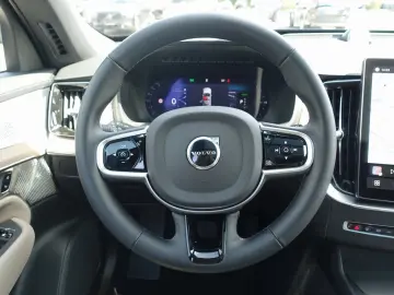 Volvo XC90 Plus Bright T8 AWD Plug-in Pano B&W HuD AHK