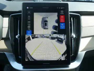 Volvo XC90 Plus Bright T8 AWD Plug-in Pano B&W HuD AHK