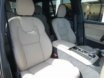 Volvo XC90 Plus Bright T8 AWD Plug-in Pano B&W HuD AHK