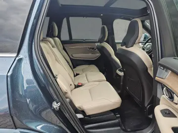 Volvo XC90 T8 AWD Ultra Bright 7-Sitzer AHK ACC HUD
