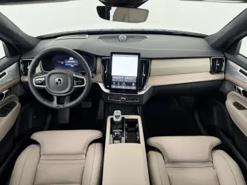 Volvo XC90 T8 Ultra Dark Recharge Plug-In Hybrid AWD