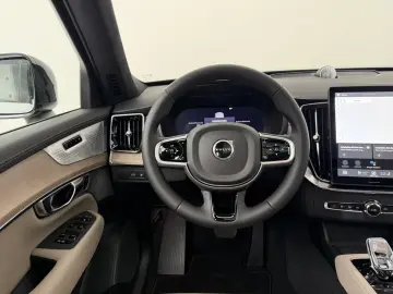 Volvo XC90 T8 Ultra Dark Recharge Plug-In Hybrid AWD