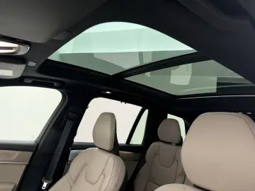 Volvo XC90 T8 Ultra Dark Recharge Plug-In Hybrid AWD