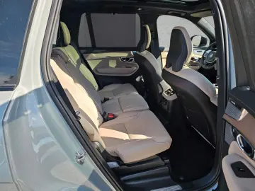 Volvo XC90 T8 AWD Ultra Dark 7-Sitzer ACC BLIS HUD SD