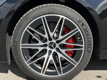 MERCEDES-BENZ AMG GT 43 4M