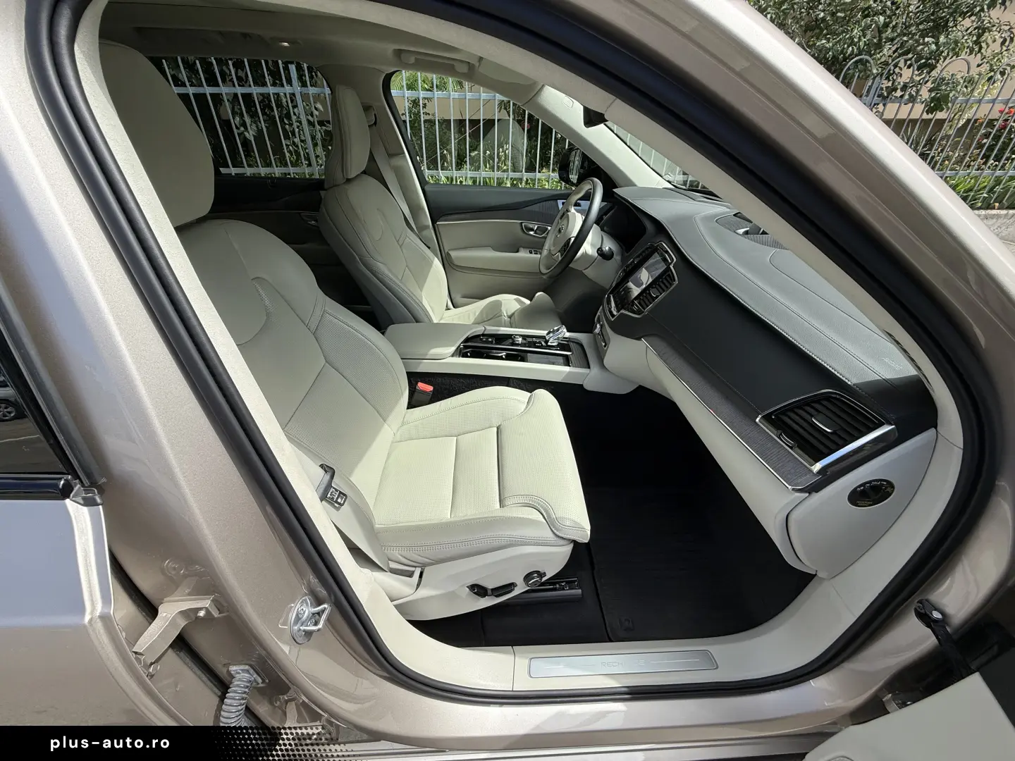 Volvo XC90 Recharge T8 AWD Ultimate Dark