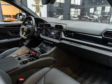 Lamborghini Urus SE Massage HUD B&O Advanced Full Matte PPF