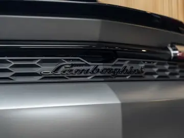 Lamborghini Urus SE Massage HUD B&O Advanced Full Matte PPF