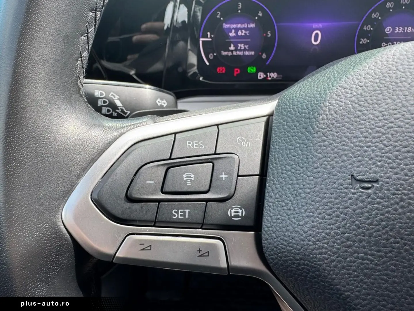 VOLKSWAGEN Golf 2023 — imagine 5