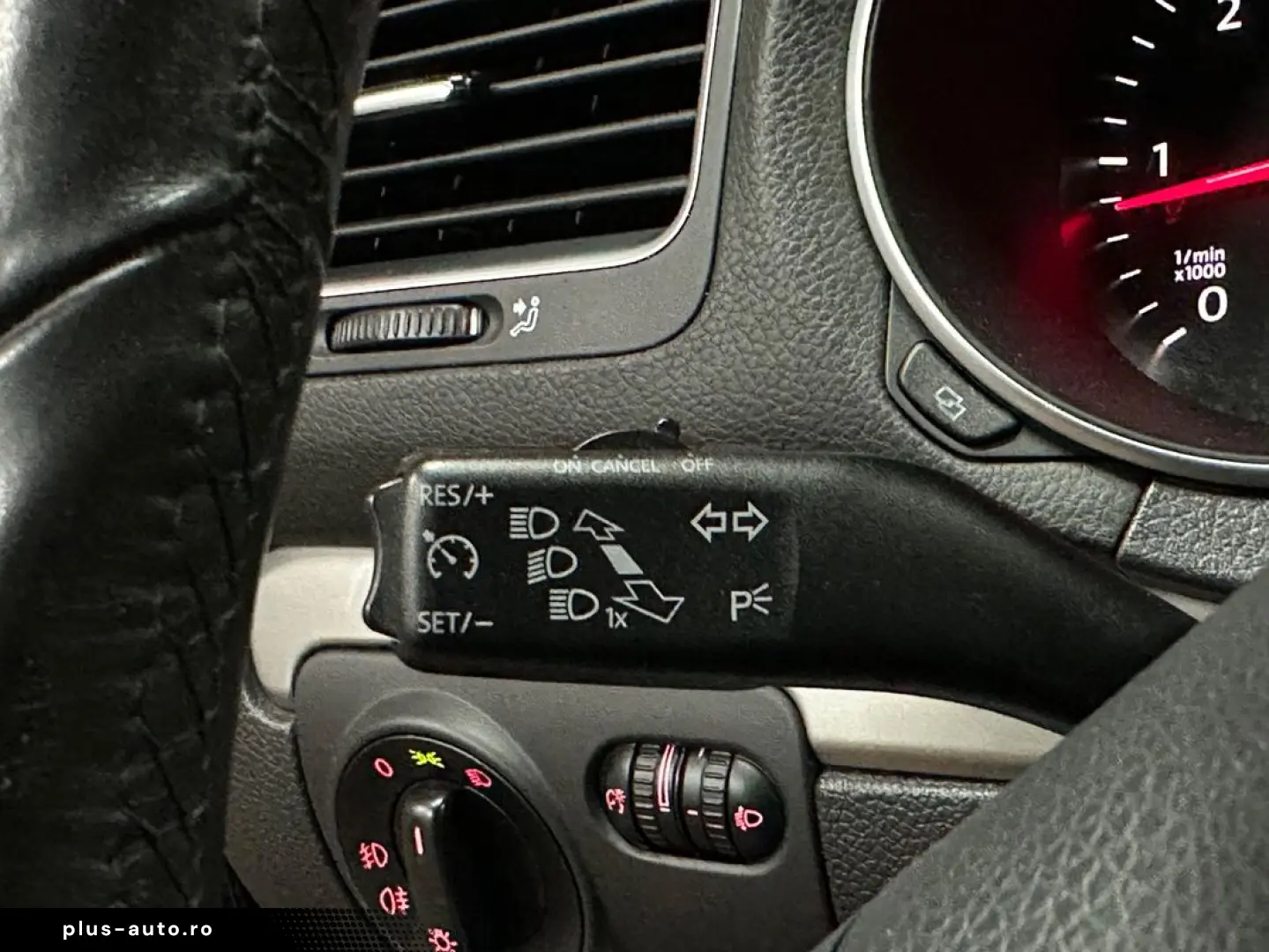 VOLKSWAGEN Golf 2011 — imagine 4