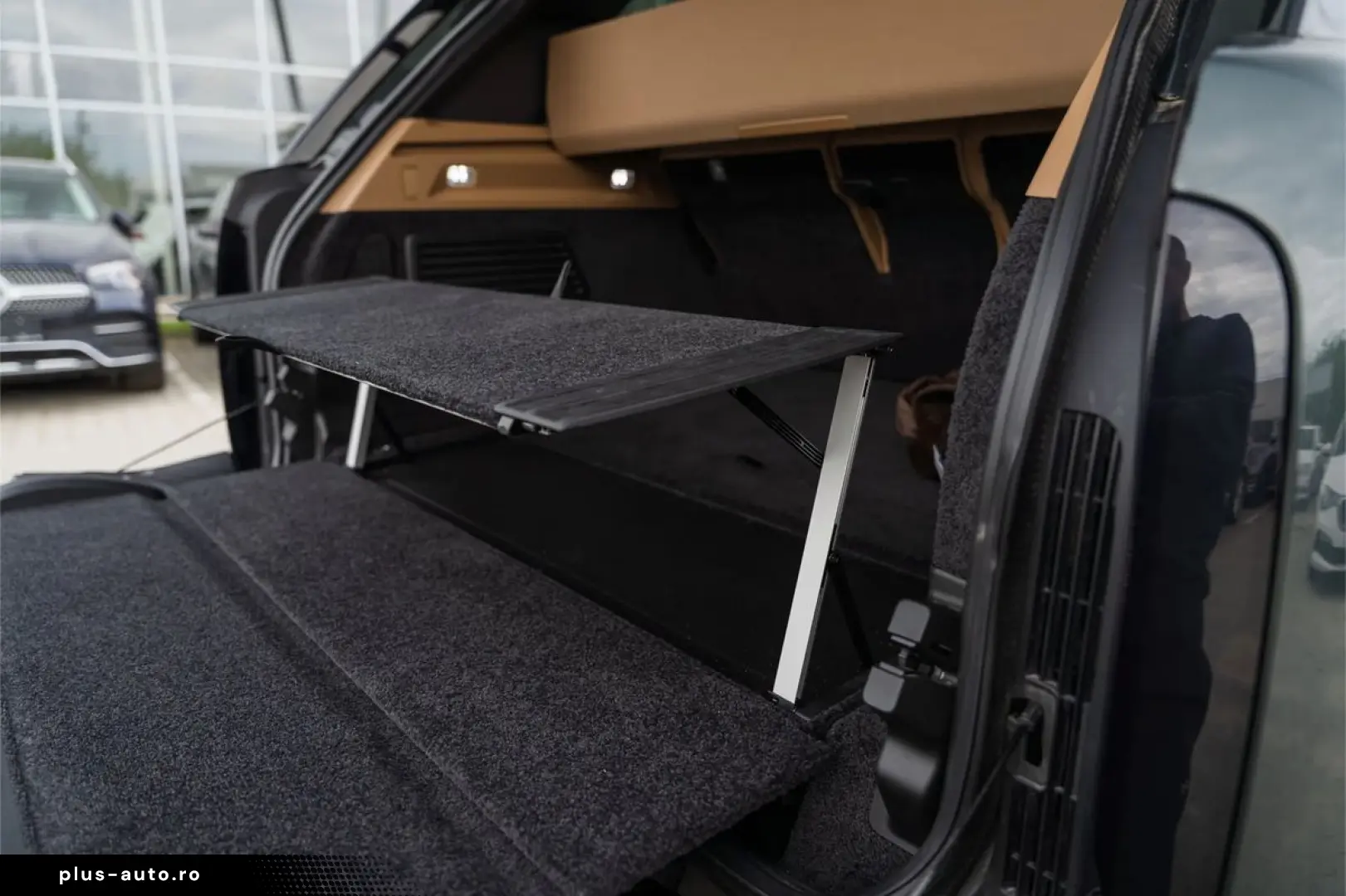 Land-Rover Range-Rover