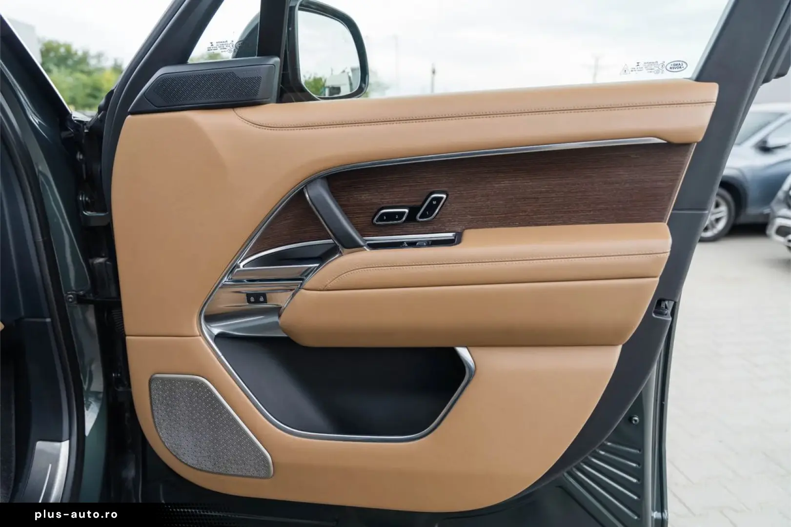Land-Rover Range-Rover