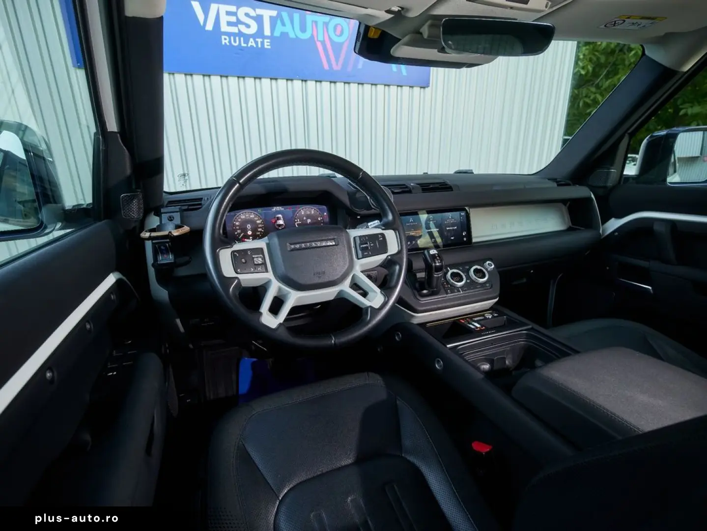 Land-Rover Defender