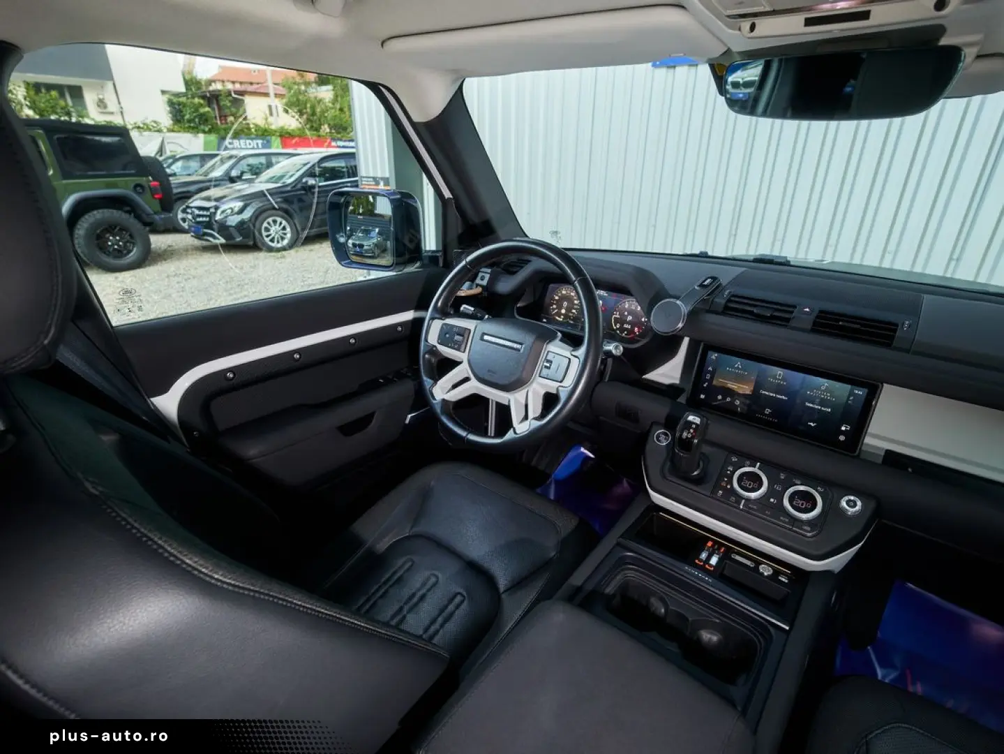 Land-Rover Defender