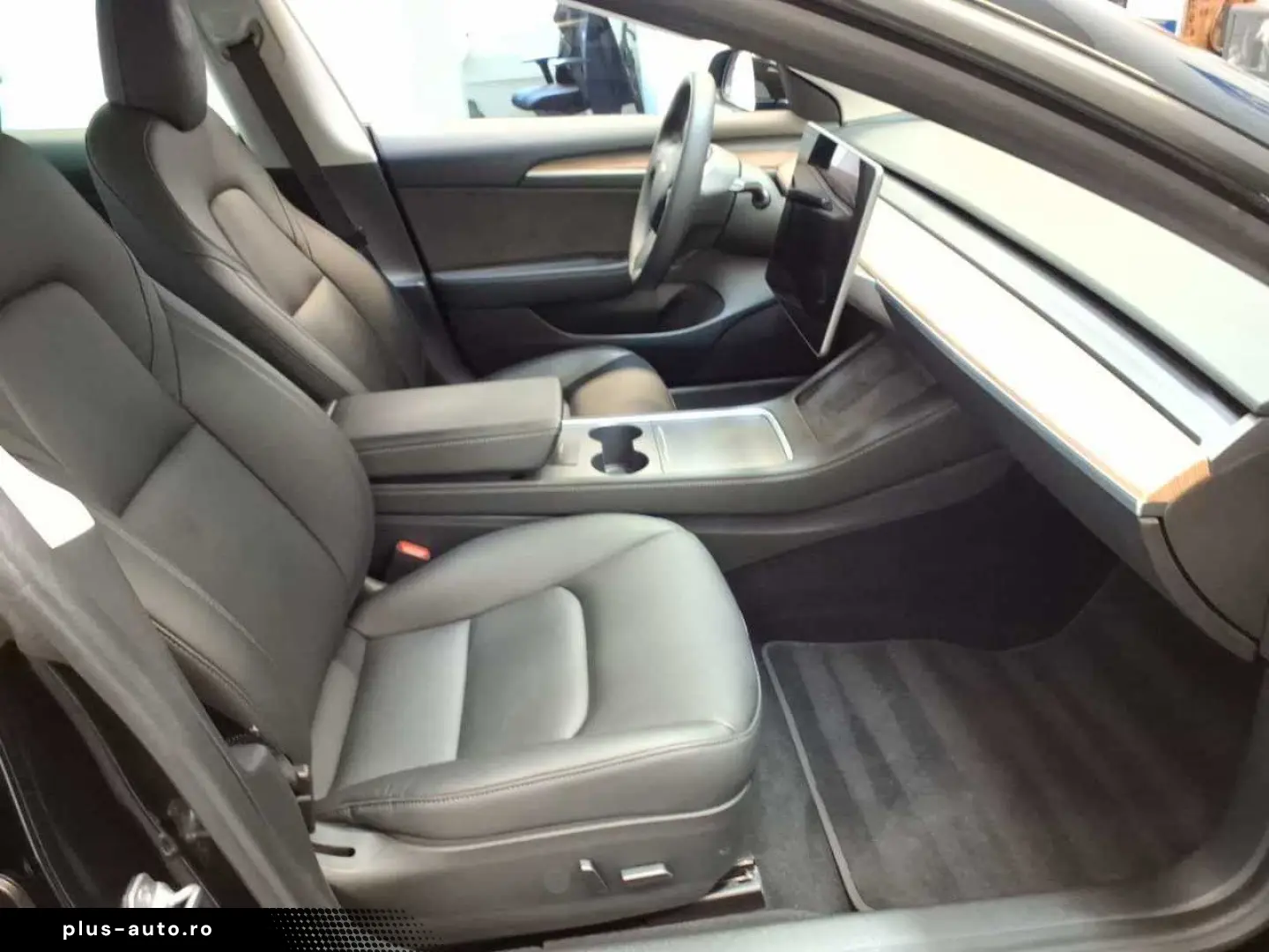 TESLA Model 3 2021 — imagine 4