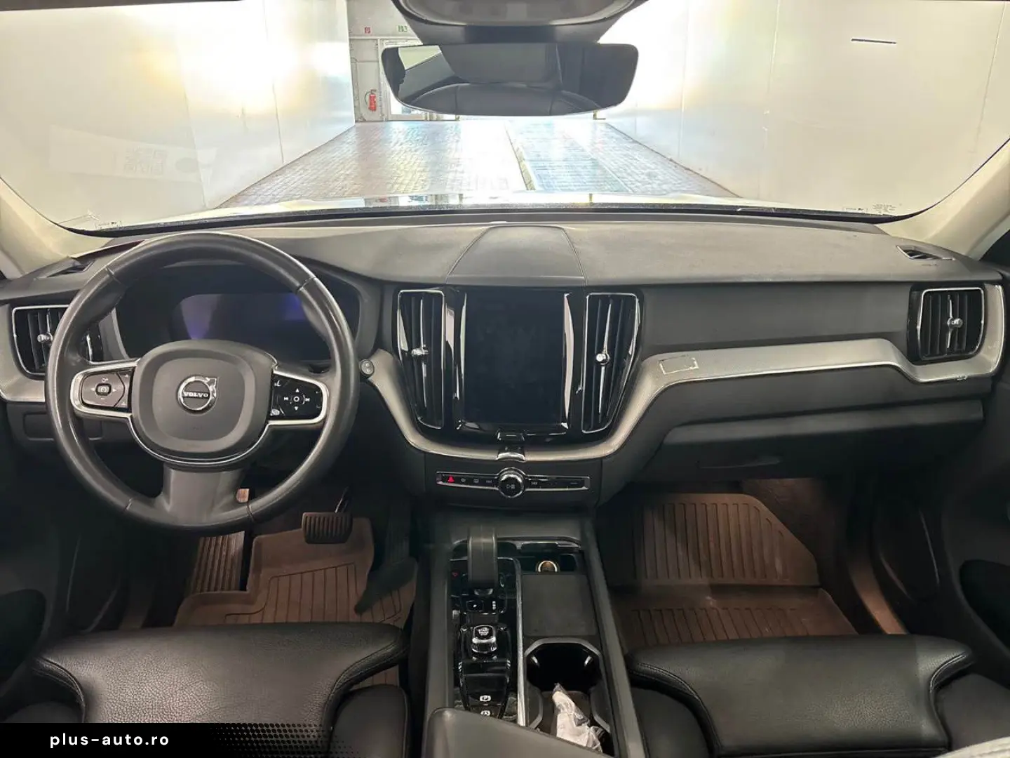 VOLVO XC60 2023 — imagine 5