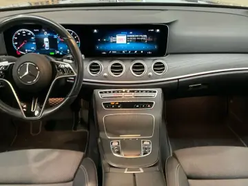 MERCEDES-BENZ E 300 de Avantgarde T-Leder Navi LED