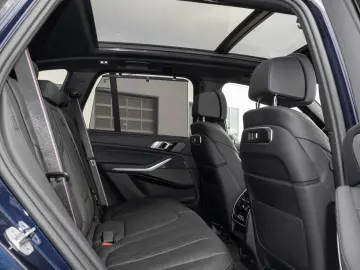 BMW X5 xDrive40d M package H&K AHK