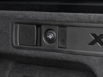 BMW X5 xDrive40d M package H&K AHK