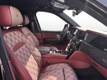 Rolls Royce Cullinan Black Badge - LIVRARE RAPIDA