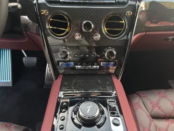 Rolls Royce Cullinan Black Badge - LIVRARE RAPIDA