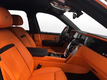 Rolls-Royce Cullinan - LIVRARE RAPIDA